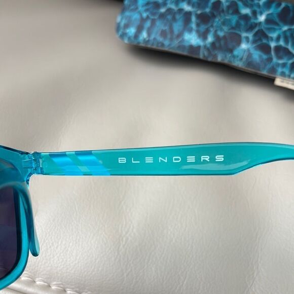 Blenders Aqua Lounge mirrored sunglasses - Picture 3 of 4